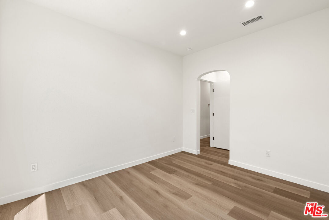 1305 Lucile Ave Unit: 3