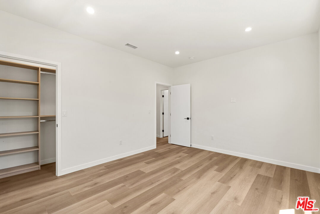 1305 Lucile Ave Unit: 3