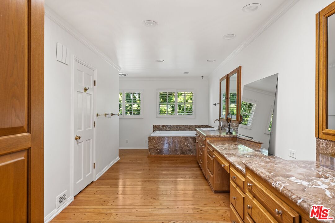 2317 Kimridge Rd