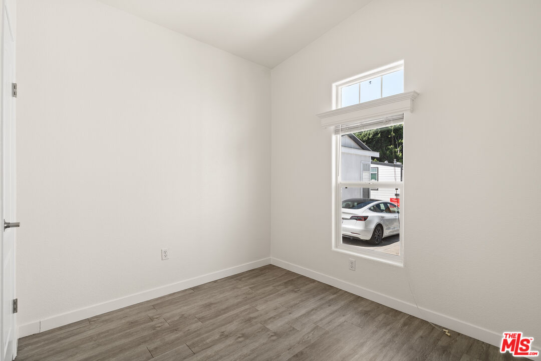 8250 Lankershim Blvd Unit: 19