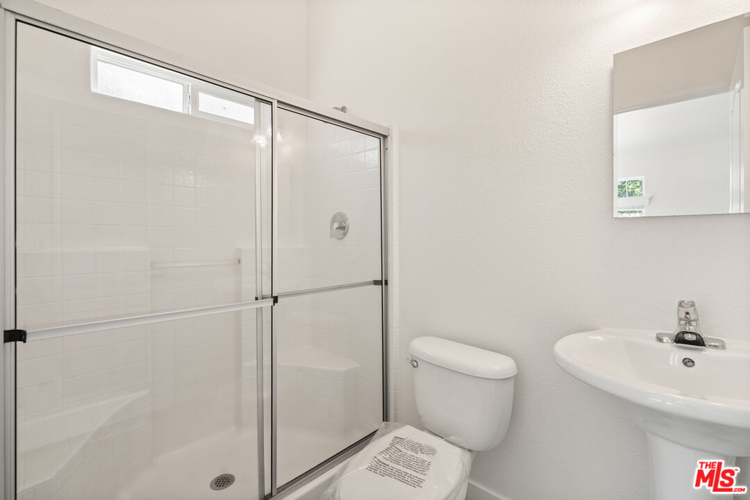 8250 Lankershim Blvd Unit: 19