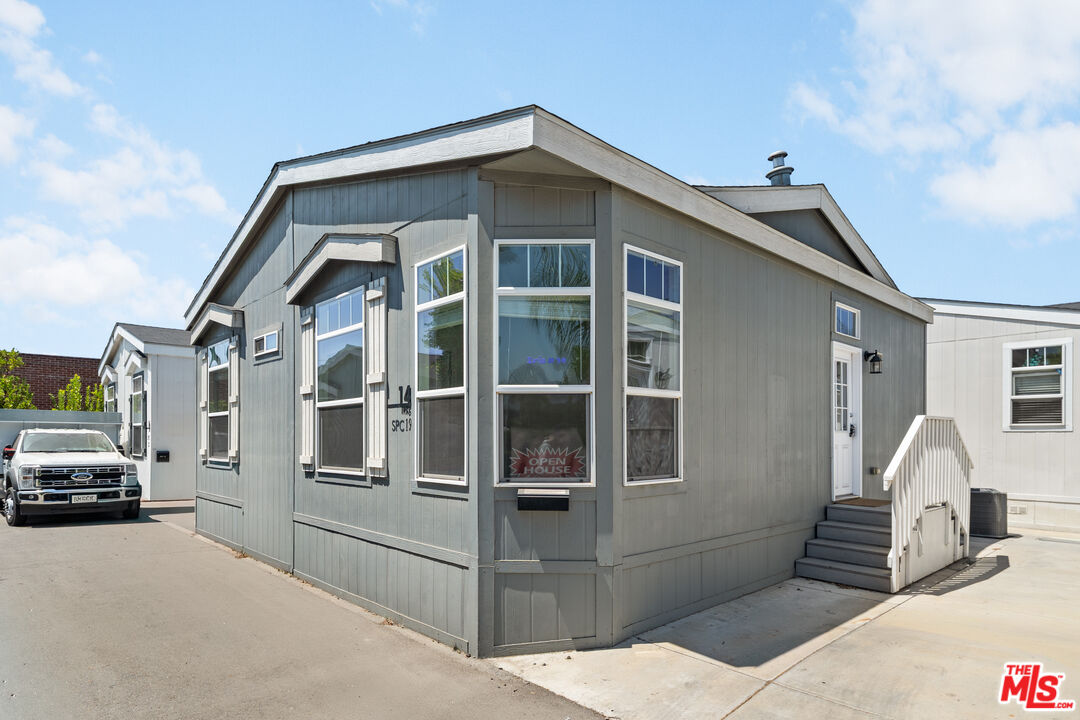 8250 Lankershim Blvd Unit: 19