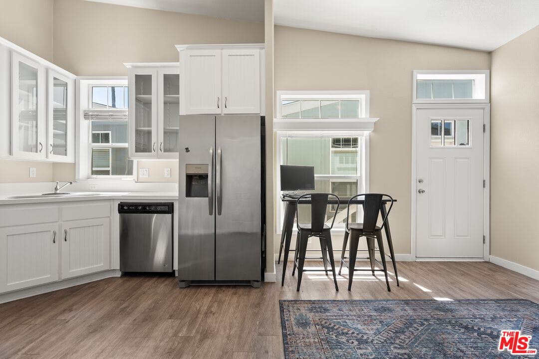 8250 Lankershim Blvd Unit: 17