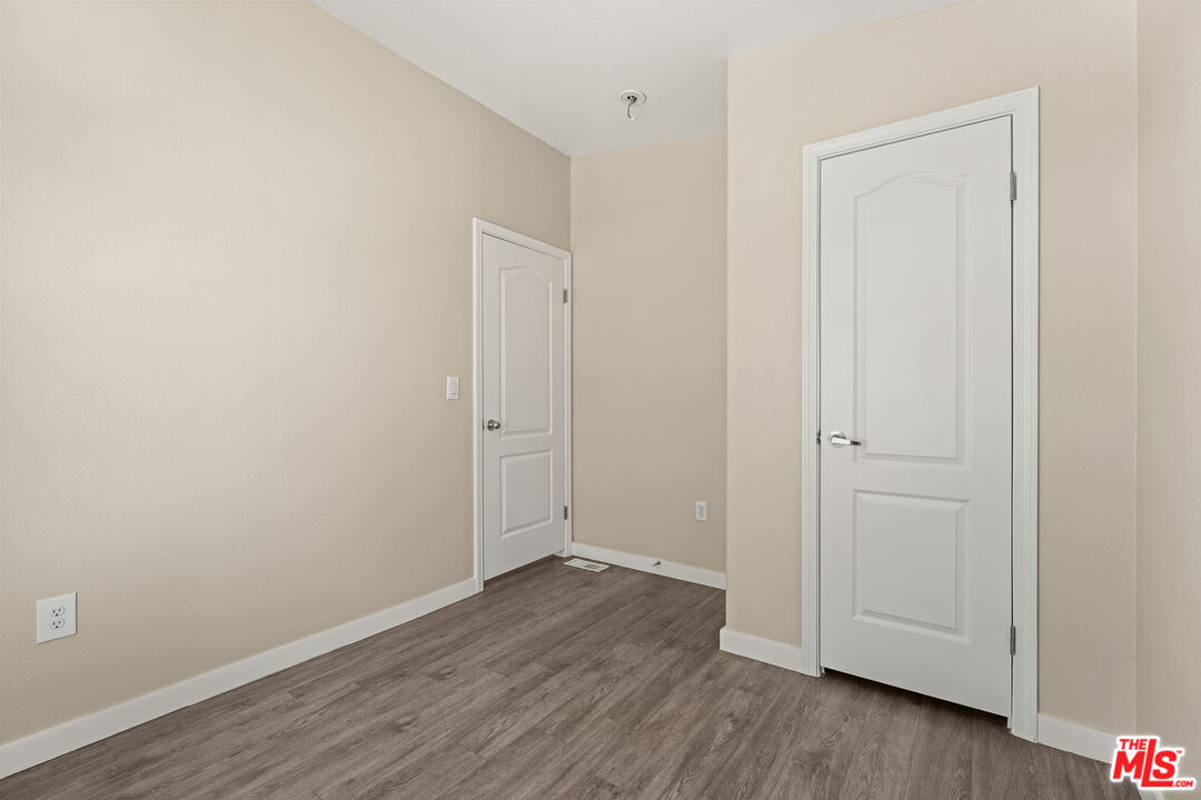 8250 Lankershim Blvd Unit: 17