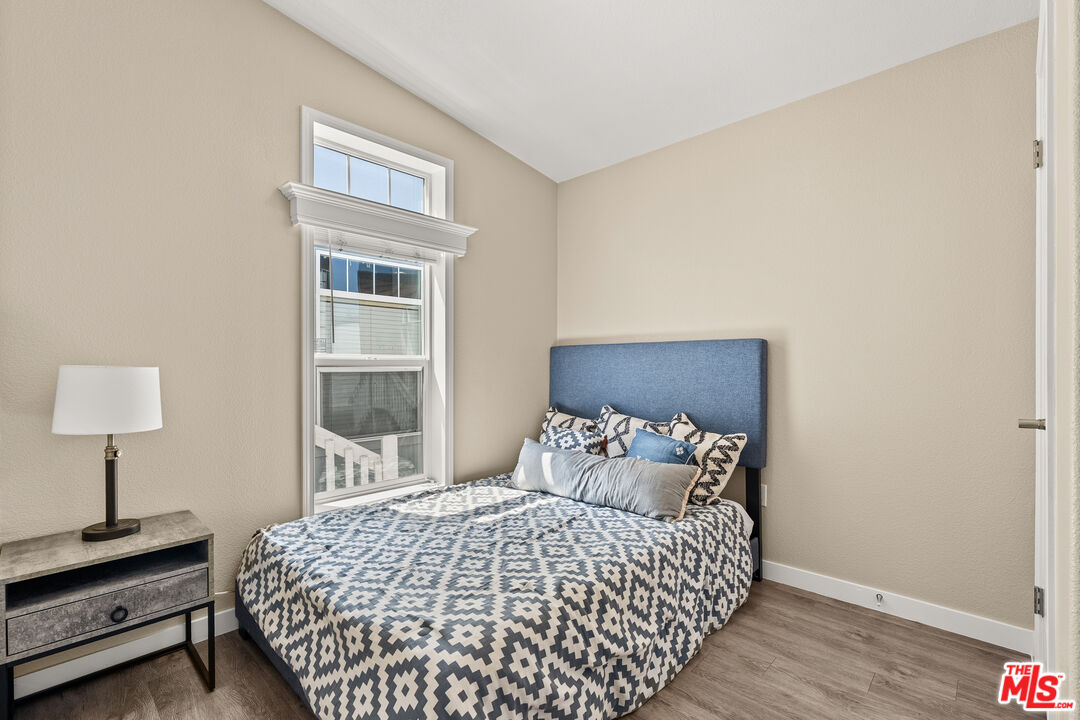 8250 Lankershim Blvd Unit: 17