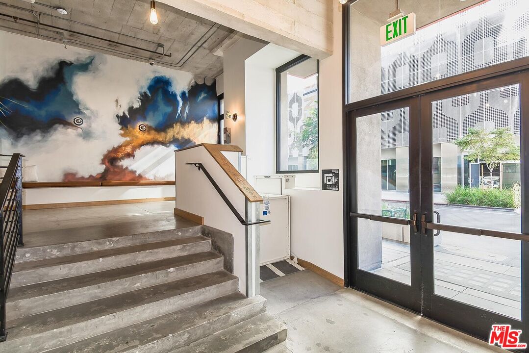 330 11th St Unit: 607