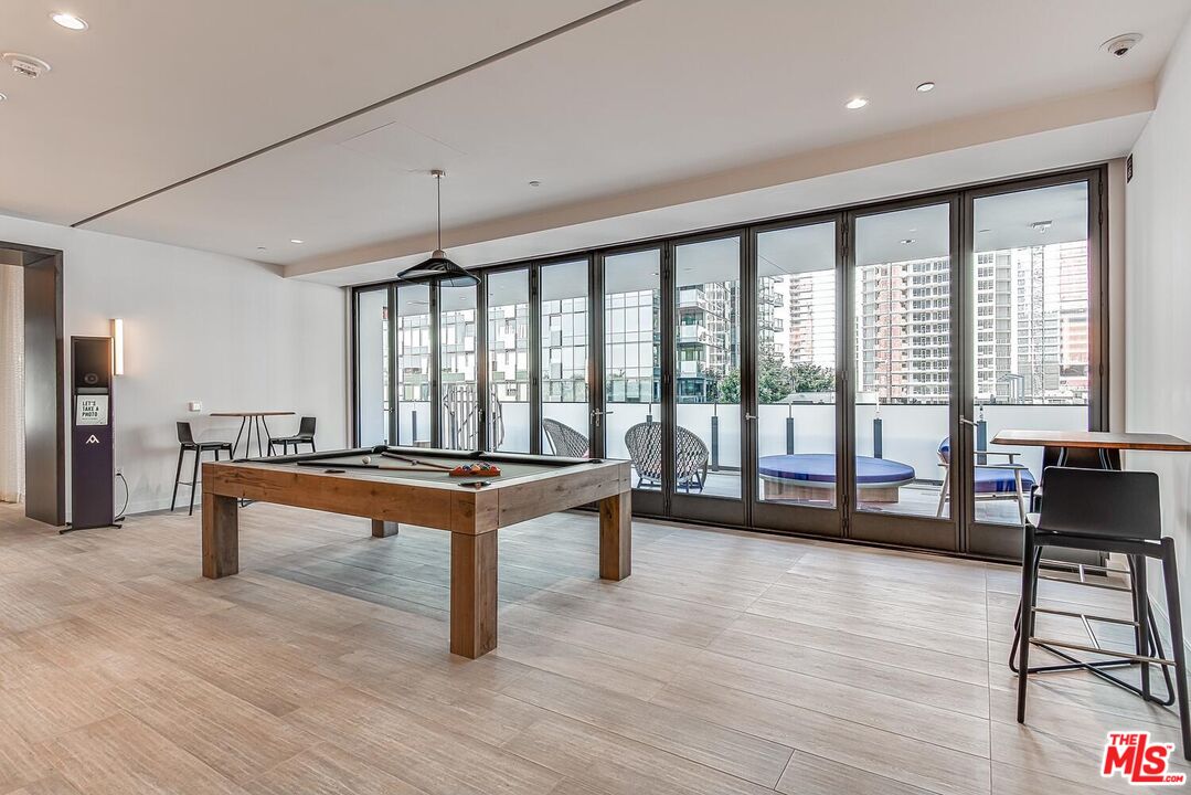 330 11th St Unit: 607