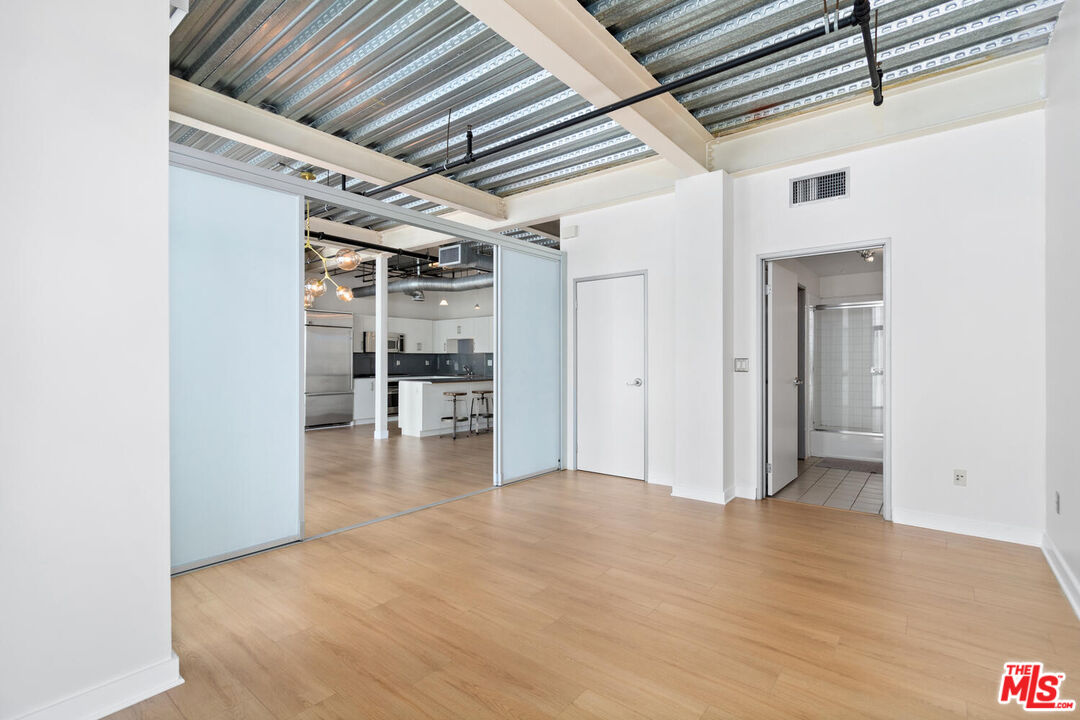 330 11th St Unit: 607