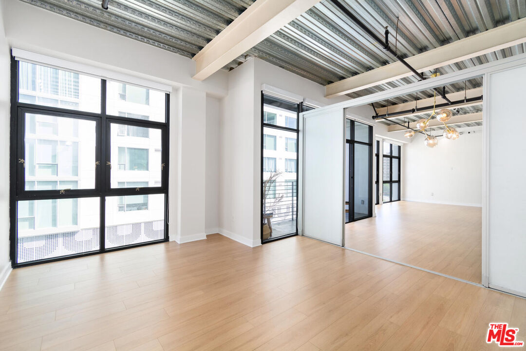 330 11th St Unit: 607