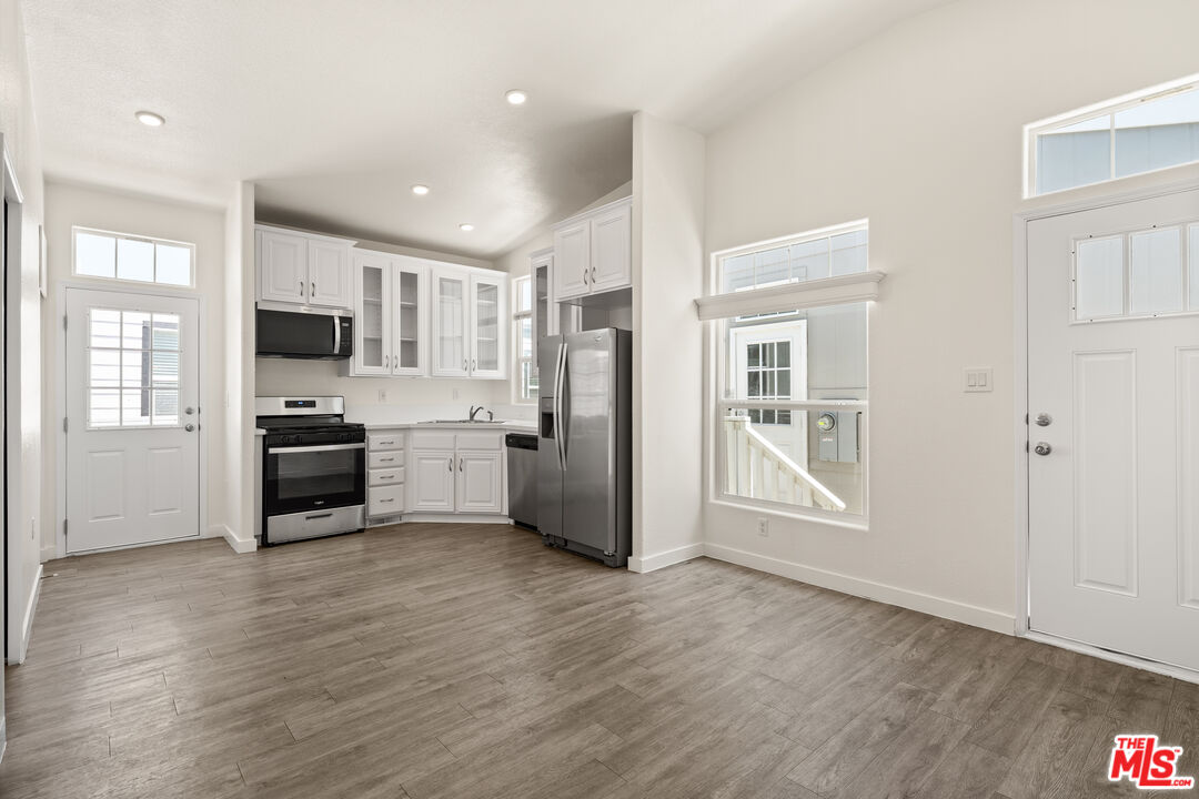 8250 Lankershim Blvd Unit: 30
