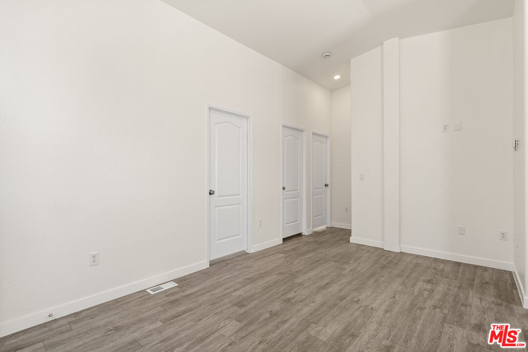 8250 Lankershim Blvd Unit: 30