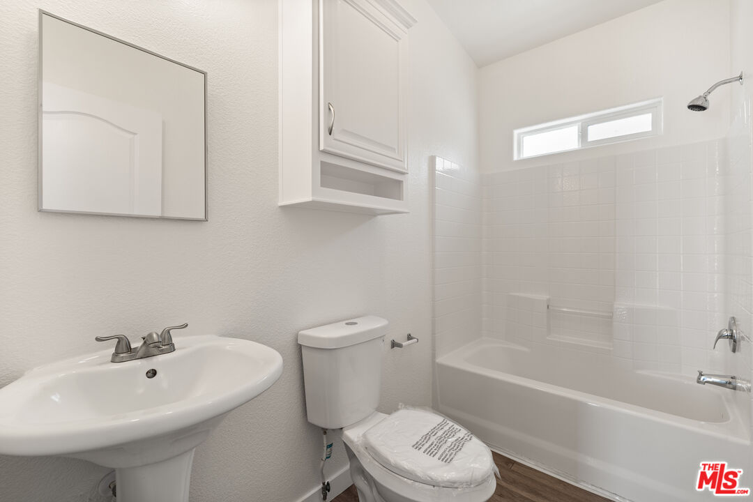 8250 Lankershim Blvd Unit: 30