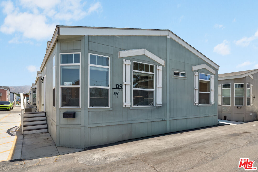 8250 Lankershim Blvd Unit: 30