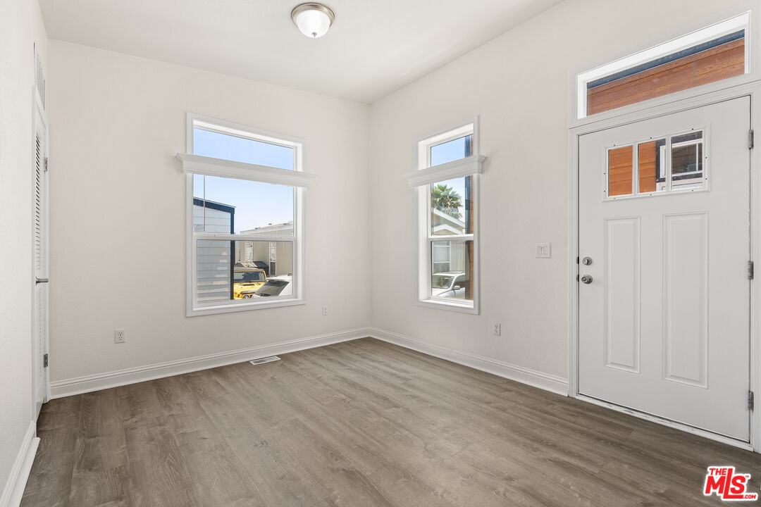 8250 Lankershim Blvd Unit: 140