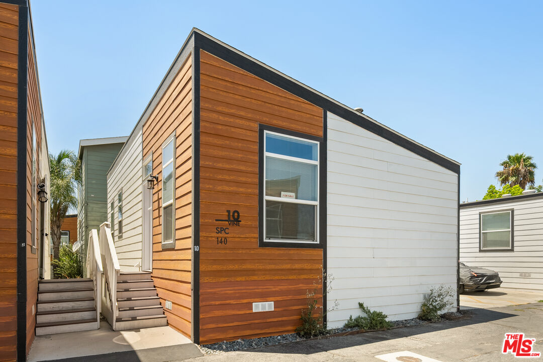 8250 Lankershim Blvd Unit: 140