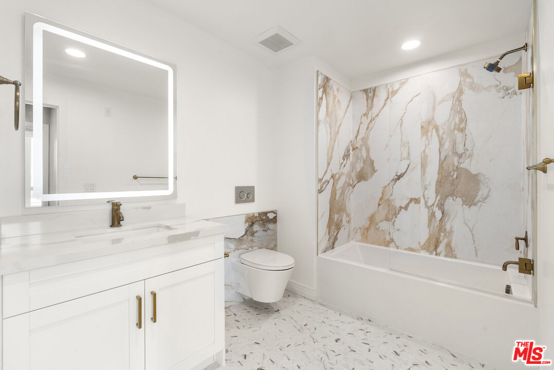 7428 Santa Monica Blvd Unit: 308