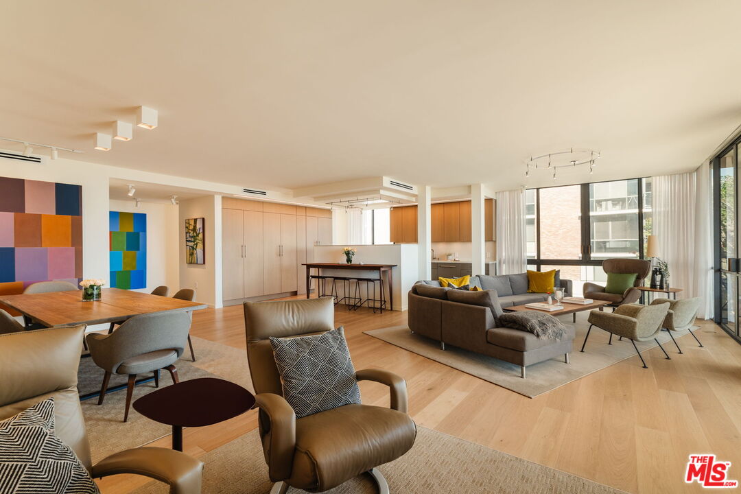 211 S Spalding Dr Unit: 301S