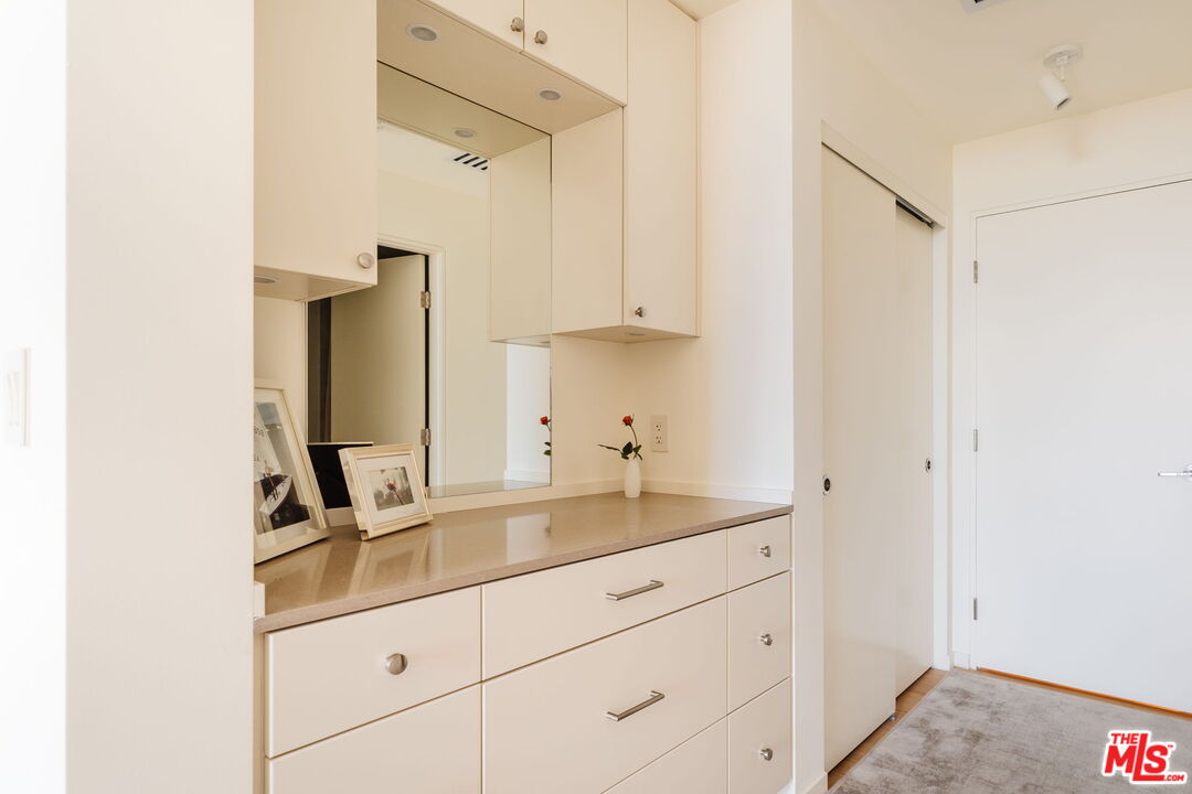 211 S Spalding Dr Unit: 301S