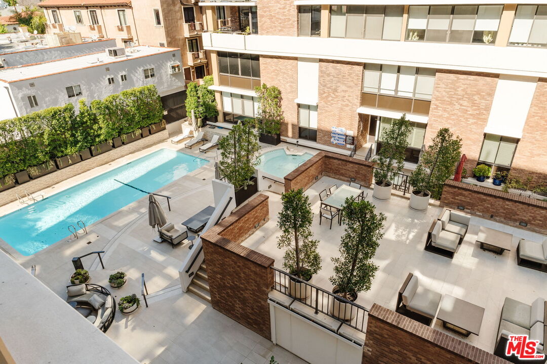 211 S Spalding Dr Unit: 301S