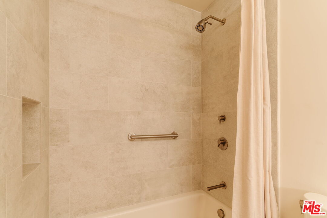 211 S Spalding Dr Unit: 301S