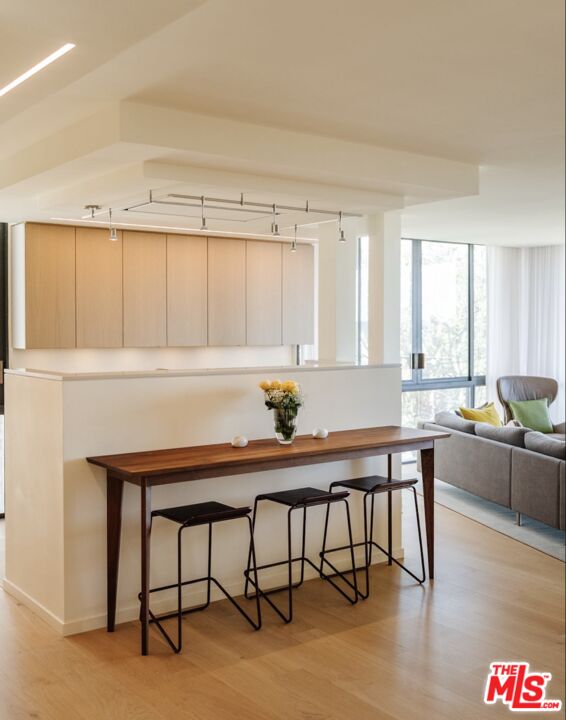 211 S Spalding Dr Unit: 301S