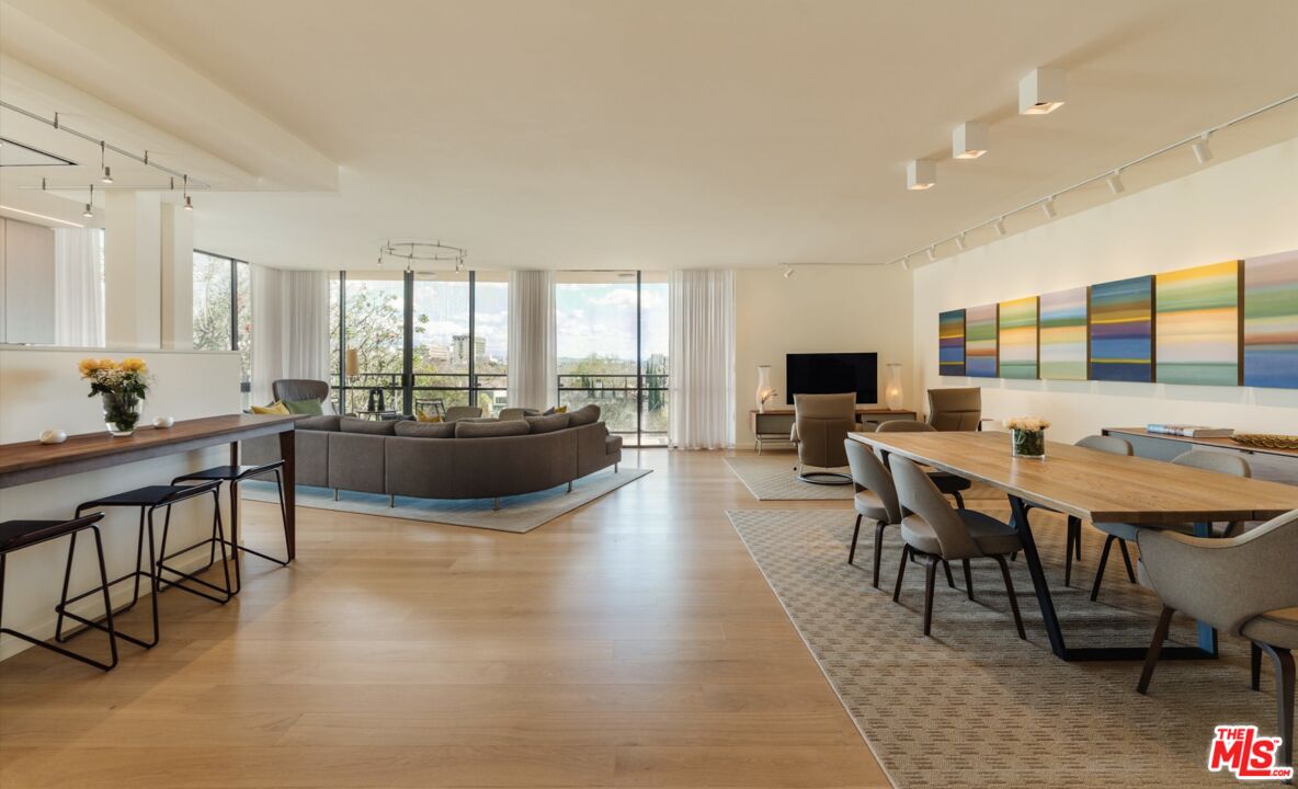 211 S Spalding Dr Unit: 301S
