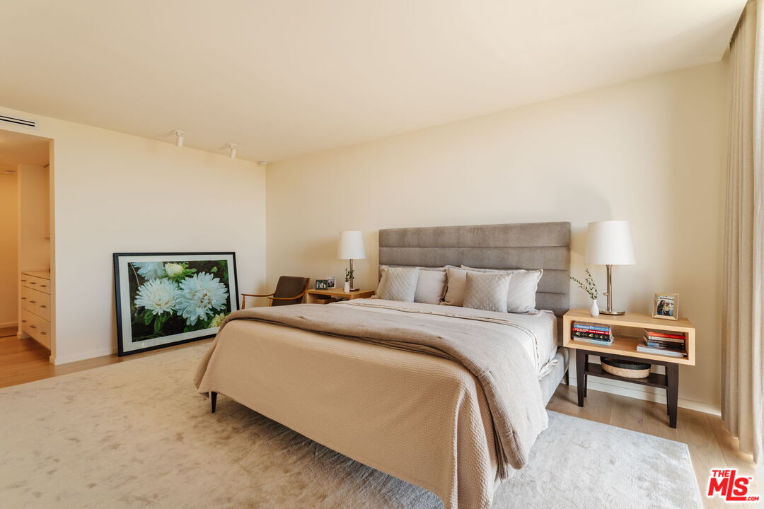 211 S Spalding Dr Unit: 301S