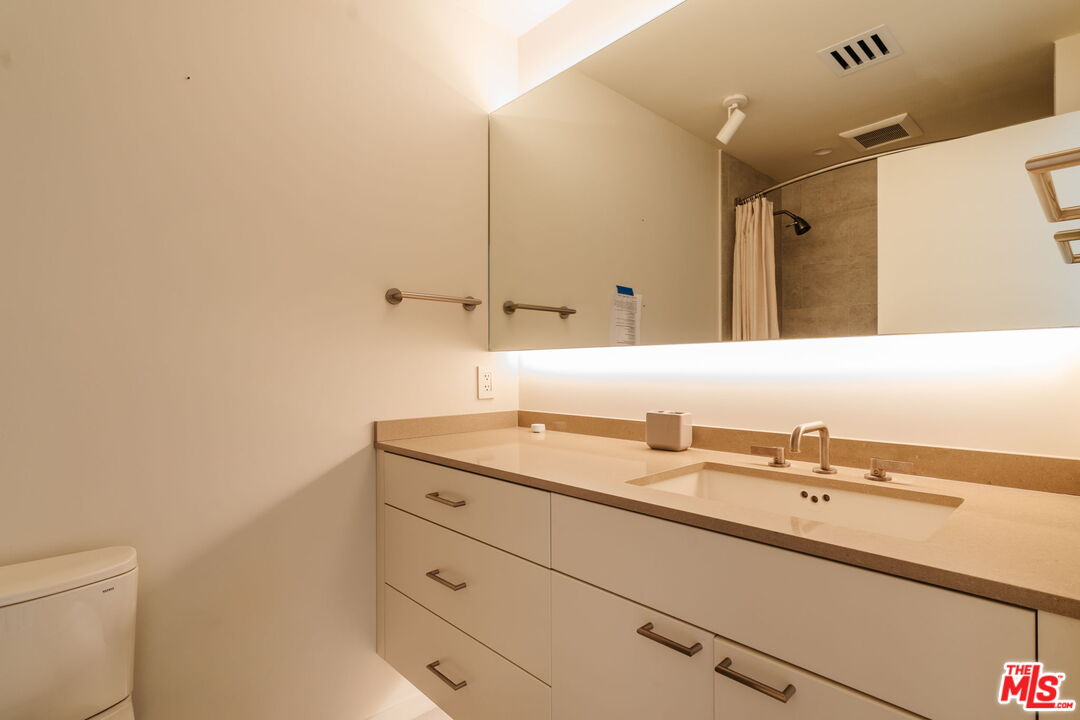 211 S Spalding Dr Unit: 301S
