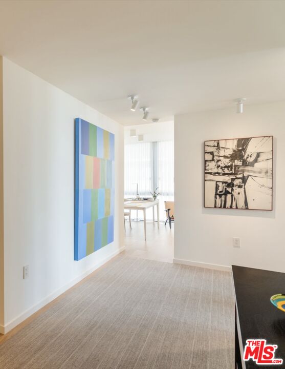 211 S Spalding Dr Unit: 301S