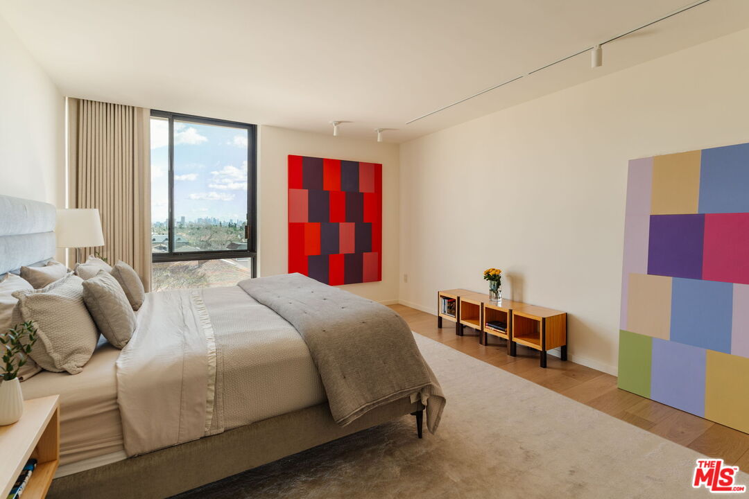 211 S Spalding Dr Unit: 301S
