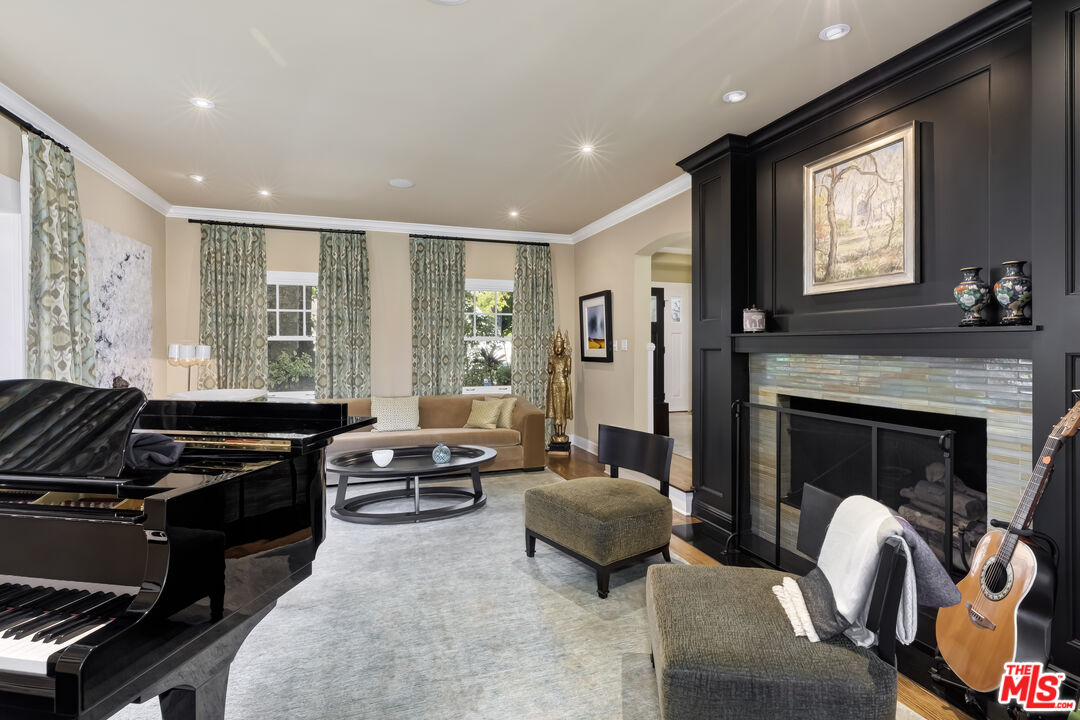2855 Club Dr