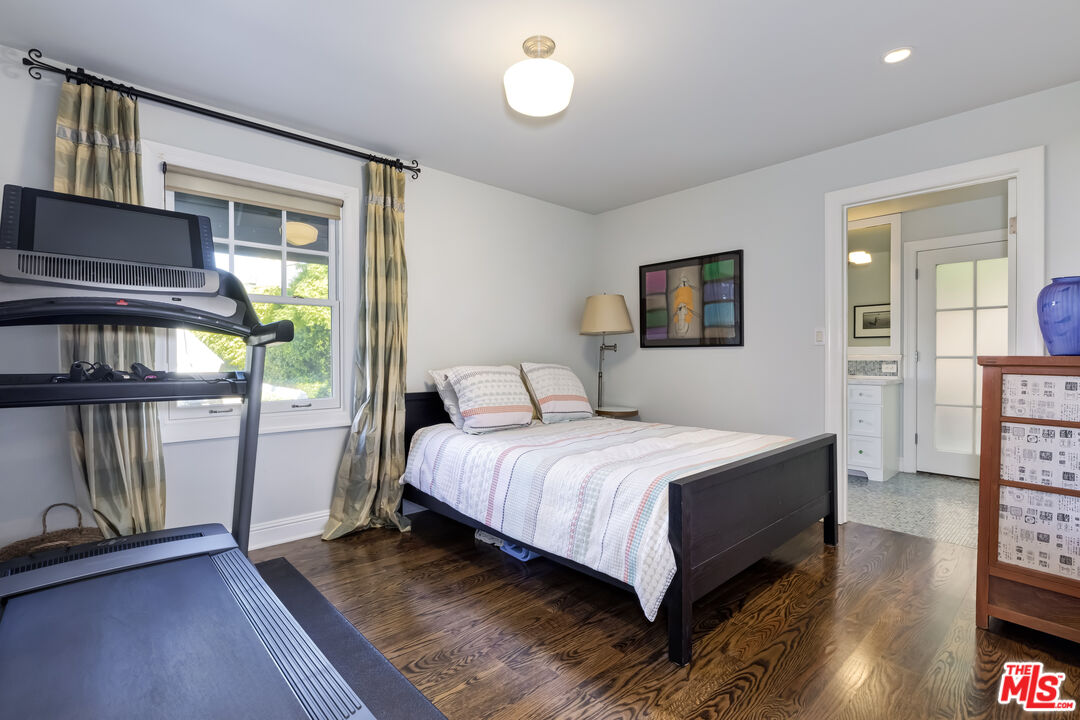 2855 Club Dr