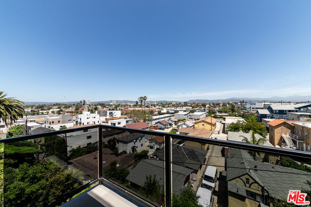4615 St Charles Pl Unit: 3/4