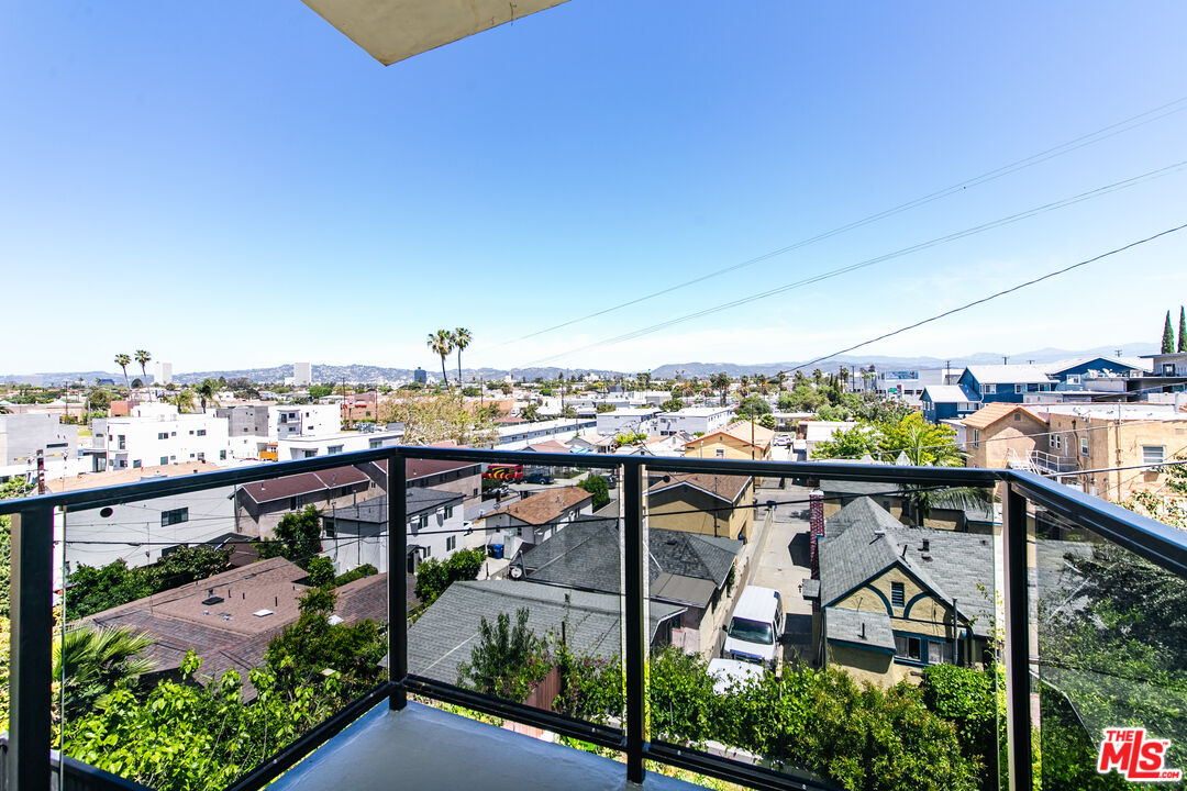 4615 St Charles Pl Unit: 3/4