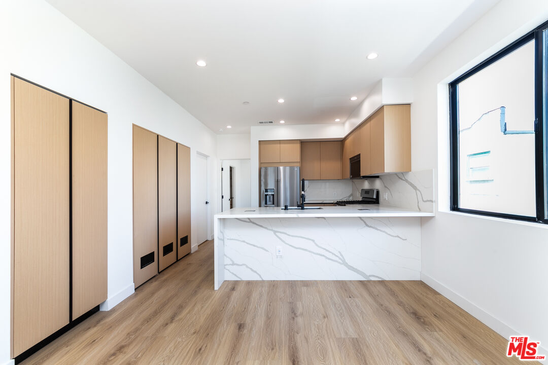 4615 St Charles Pl Unit: 3/4
