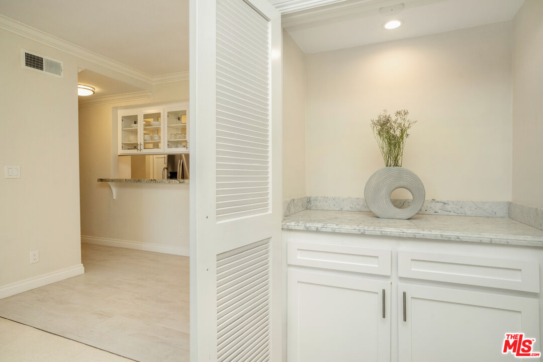 125 Montana Ave Unit: 204