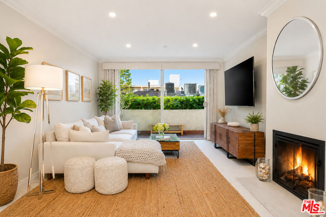 125 Montana Ave Unit: 204
