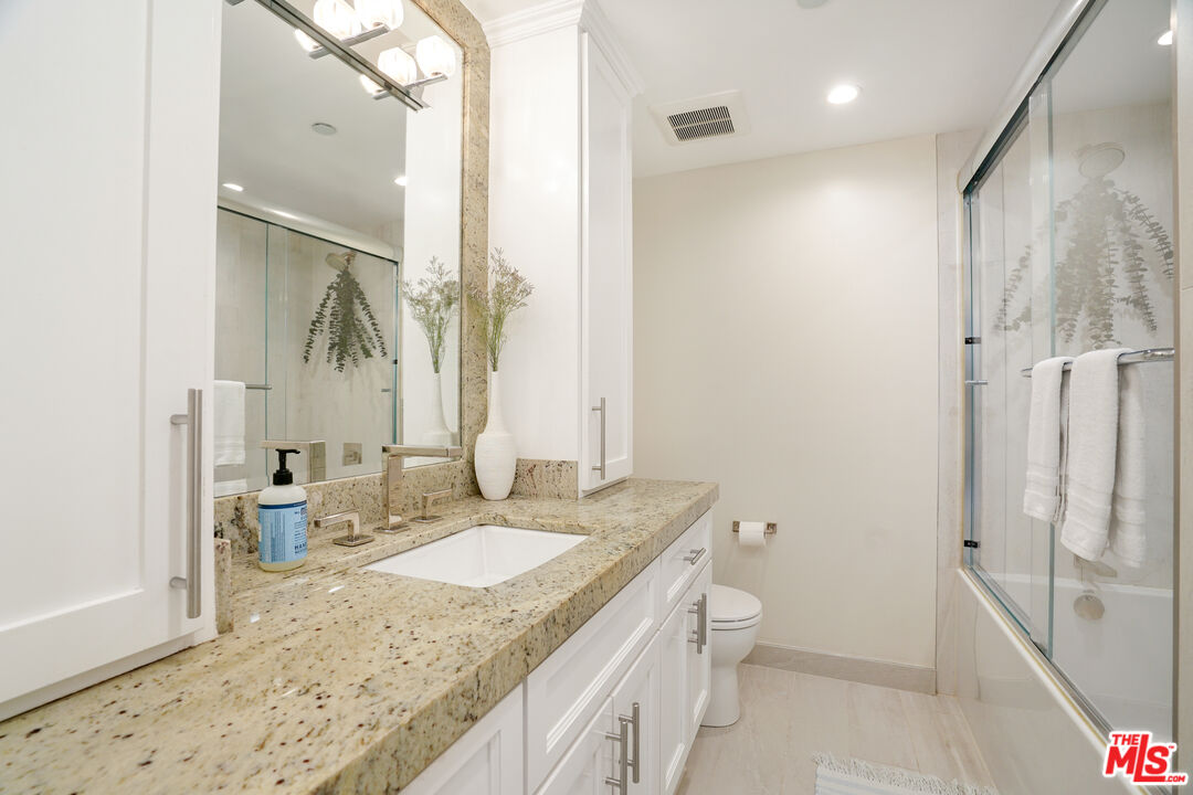 125 Montana Ave Unit: 204