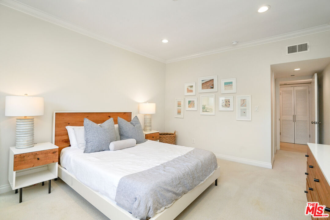 125 Montana Ave Unit: 204