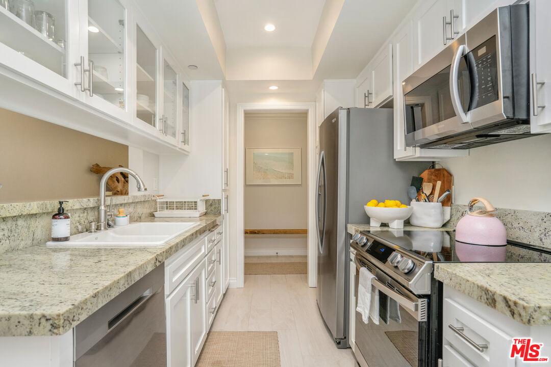 125 Montana Ave Unit: 204