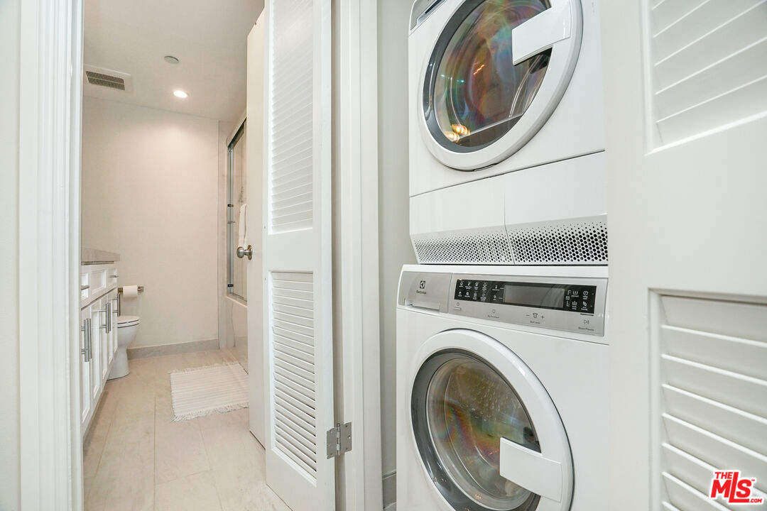125 Montana Ave Unit: 204