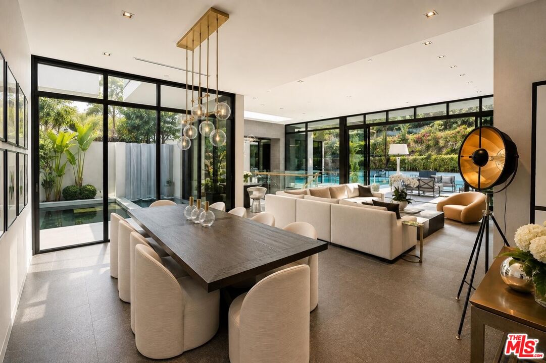 1049 Loma Vista Dr