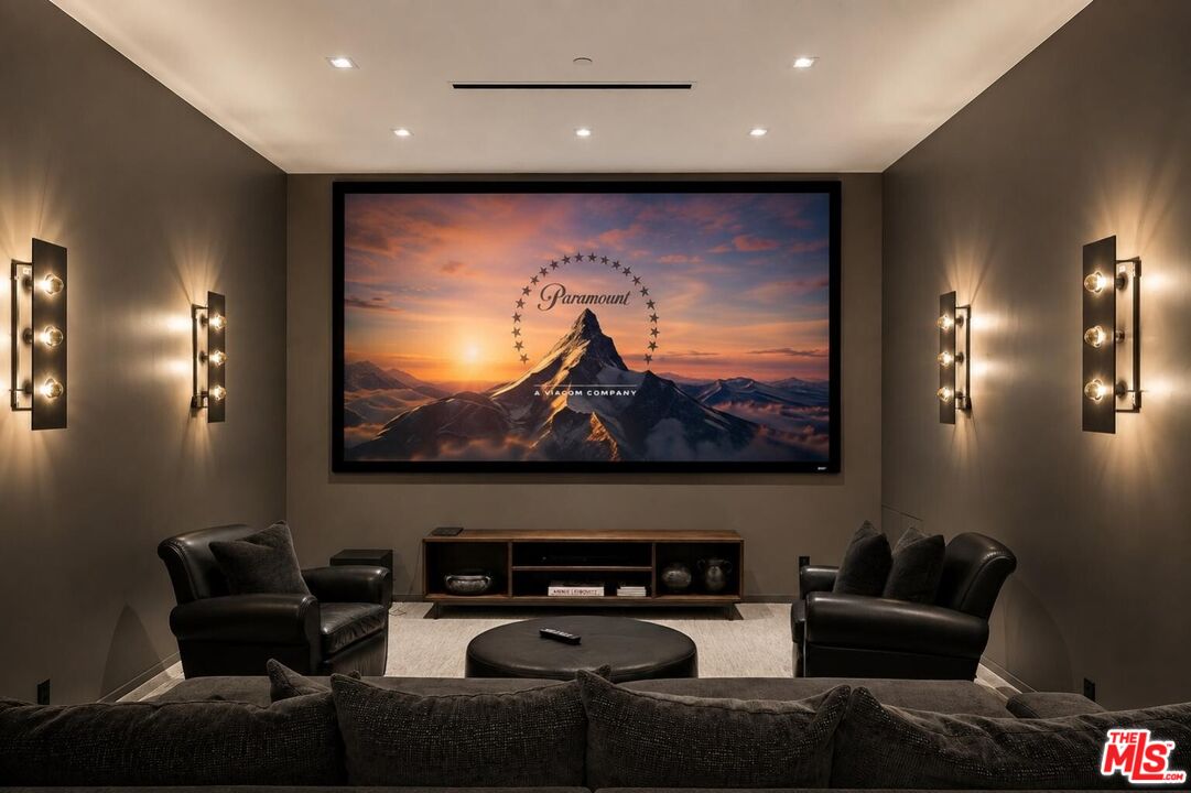 1049 Loma Vista Dr