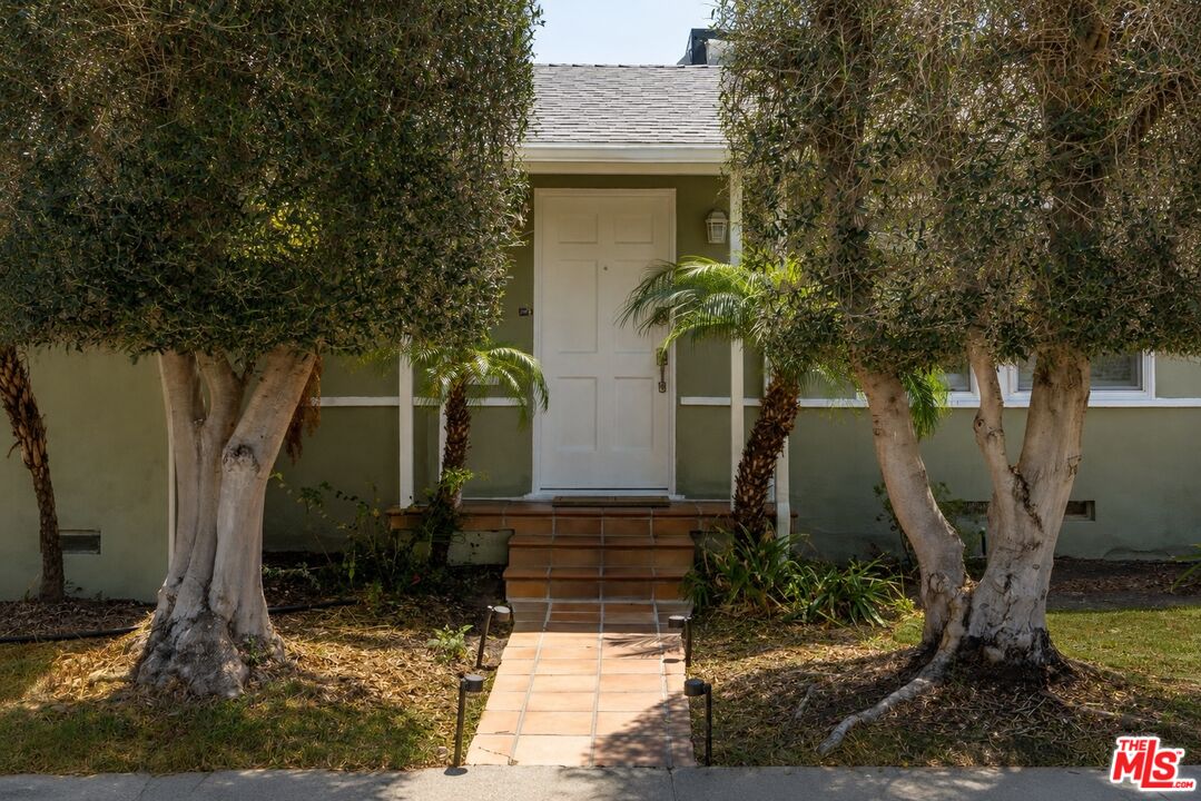 2904 Oakhurst Ave