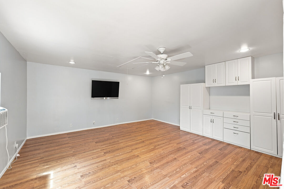 2904 Oakhurst Ave