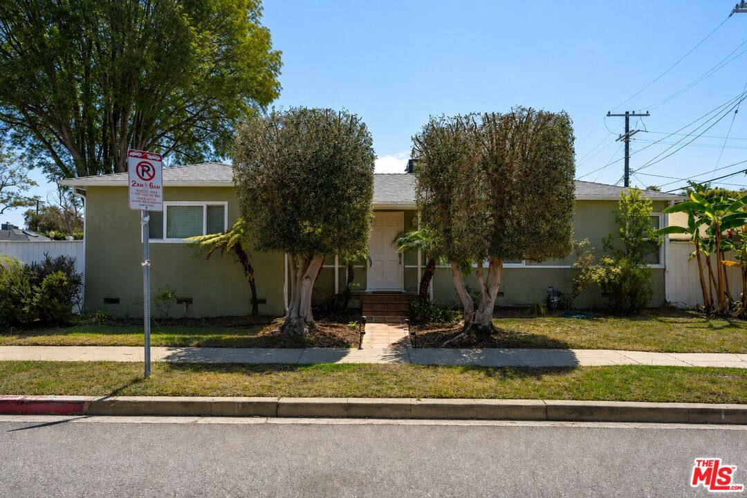 2904 Oakhurst Ave