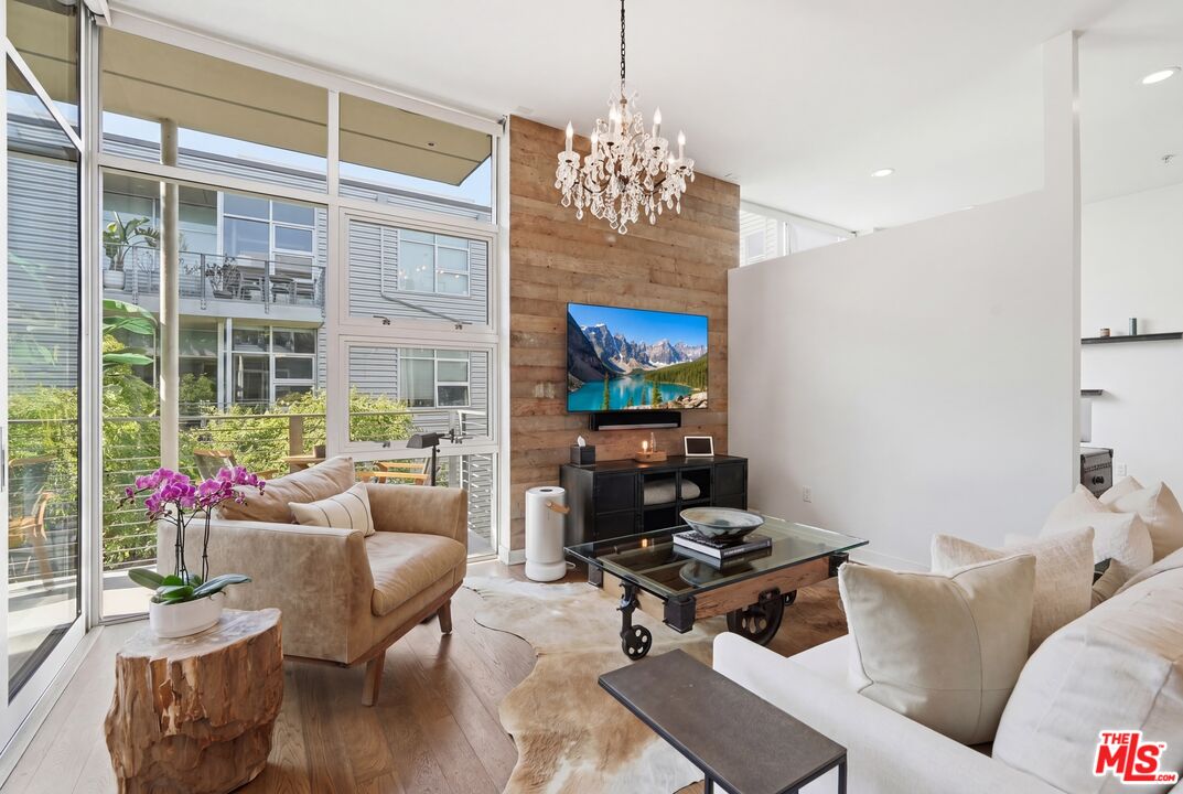 4080 Glencoe Ave Unit: 317