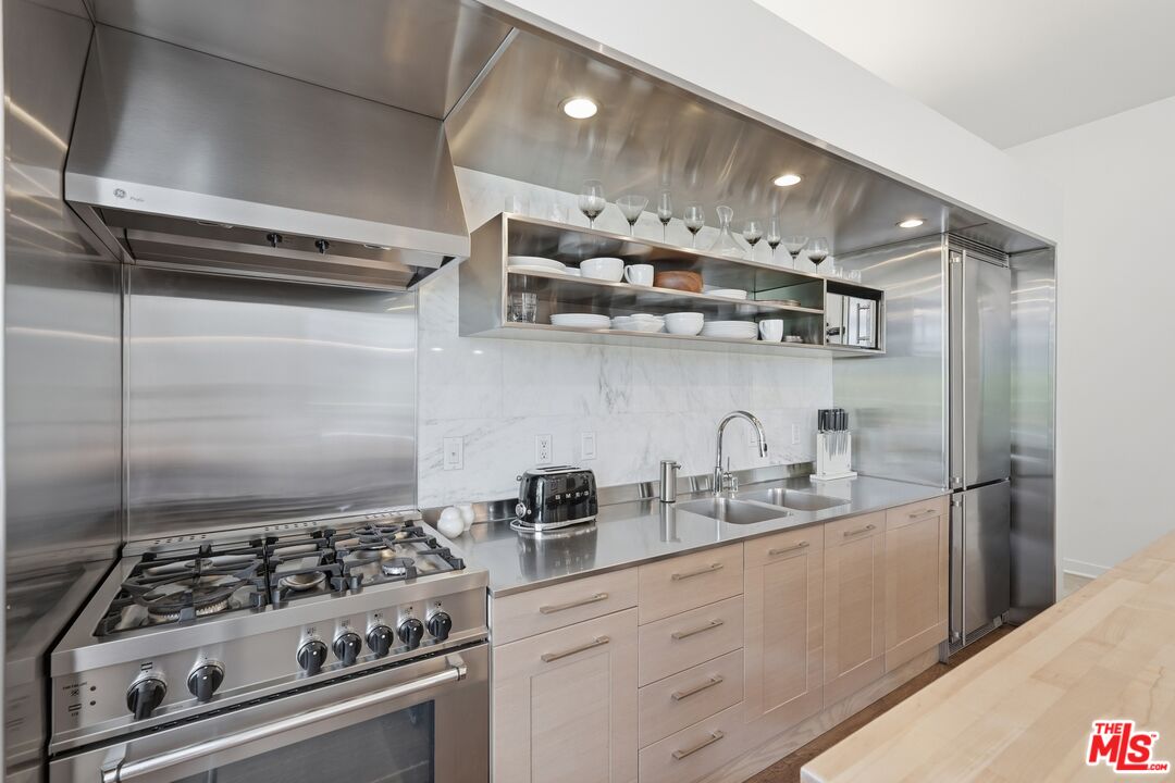4080 Glencoe Ave Unit: 317