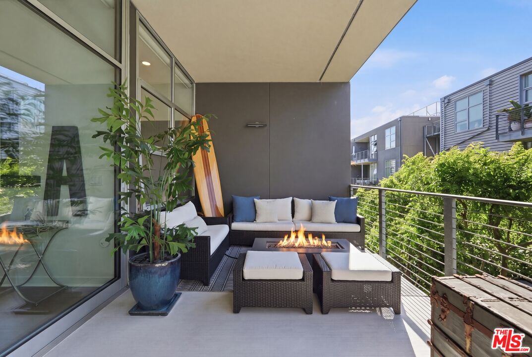 4080 Glencoe Ave Unit: 317