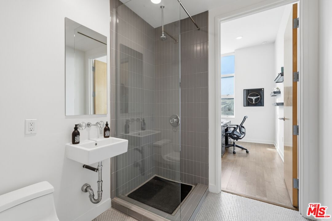 4080 Glencoe Ave Unit: 317